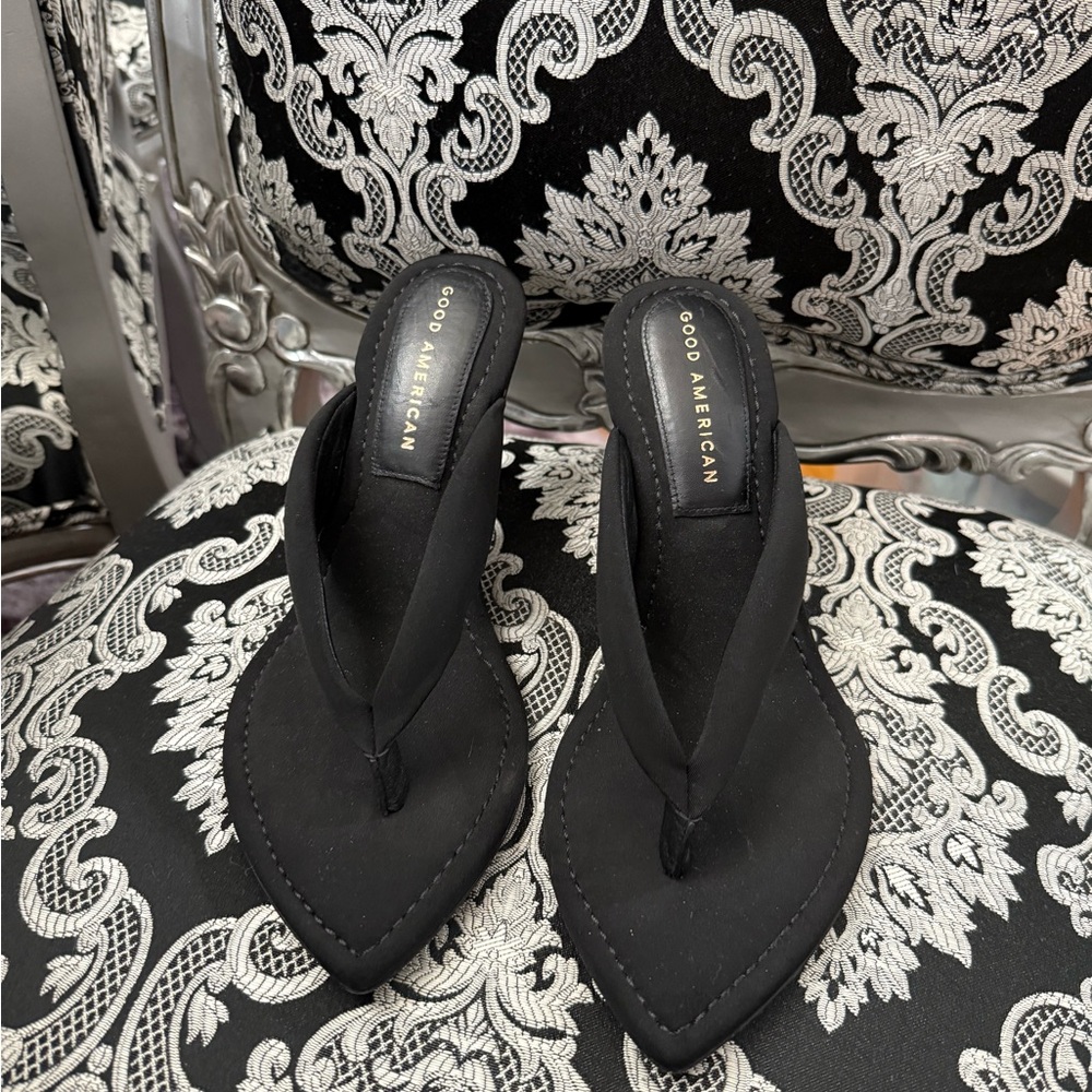 Good American black heeled sandal